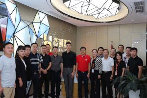 欢迎宜春市团委书记、商会及青企等一行领导莅临球友会（中国）人力集团指导